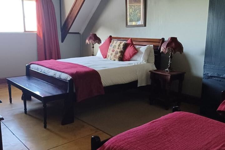Room 4 of 96