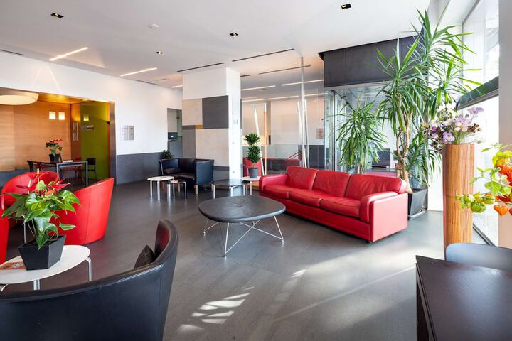 Guest Lobby