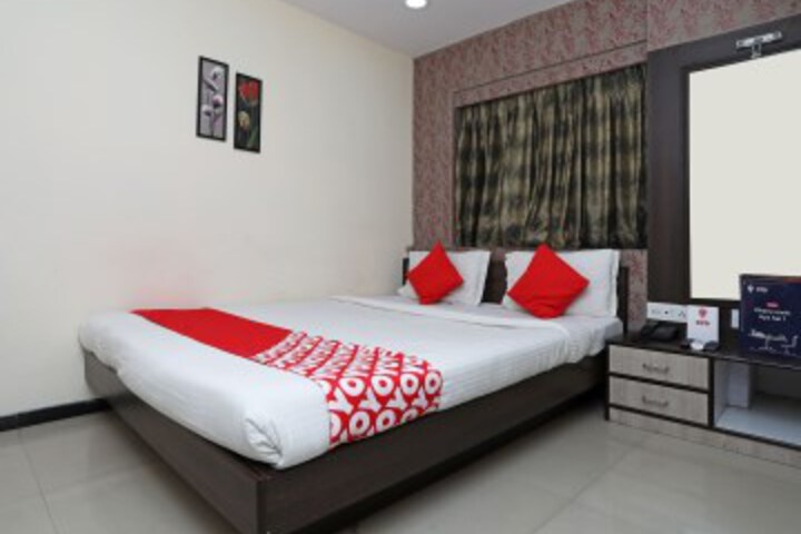 Room 3 of 7
