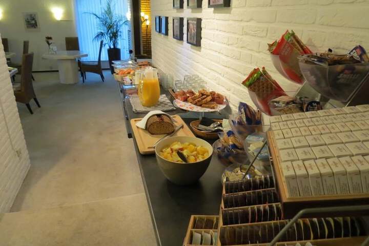 Breakfast/Coffee Service 29 of 45