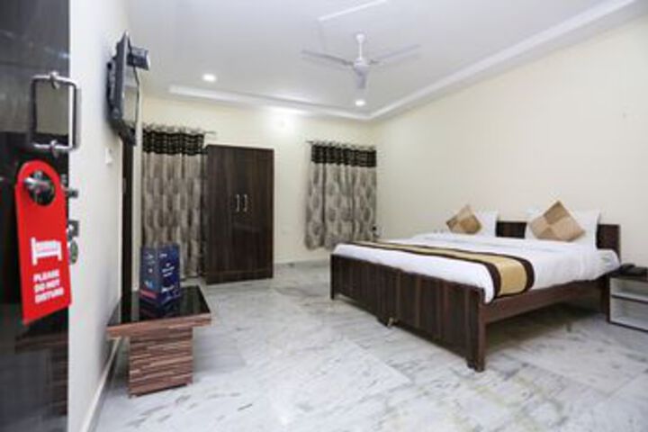 Room 8 of 23