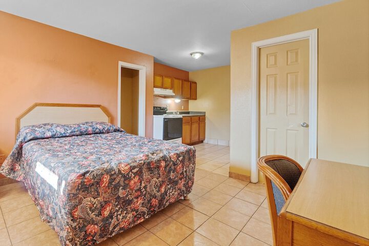 Room 18 of 40