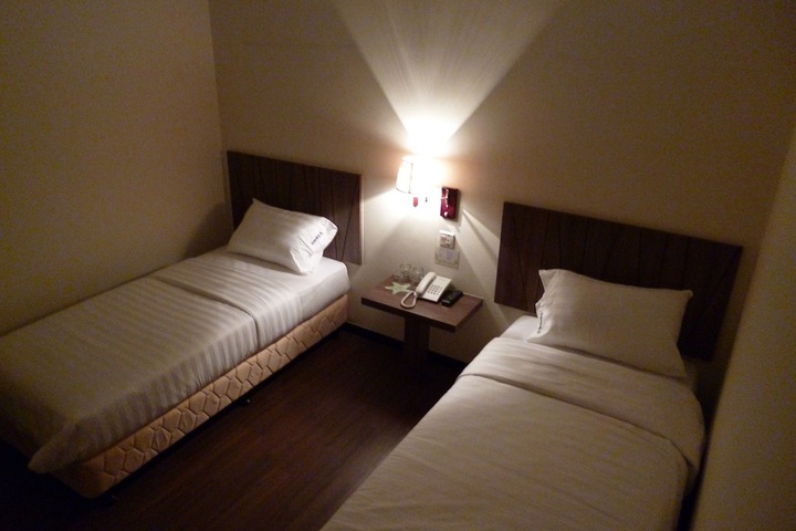 Room 8 of 35