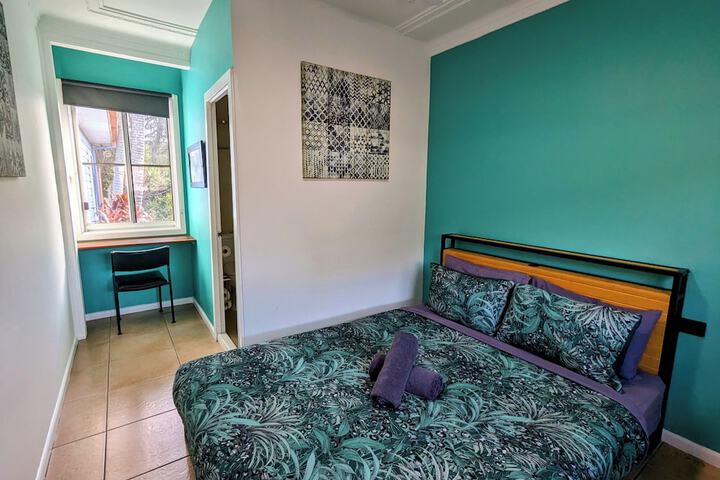 Room 16 of 44