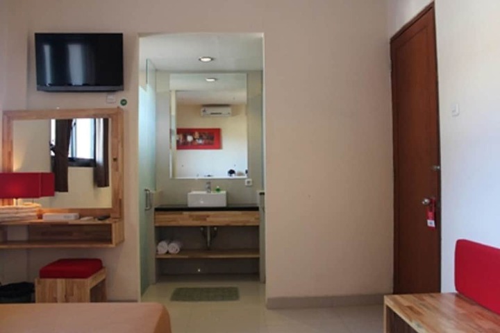 Room 4 of 40