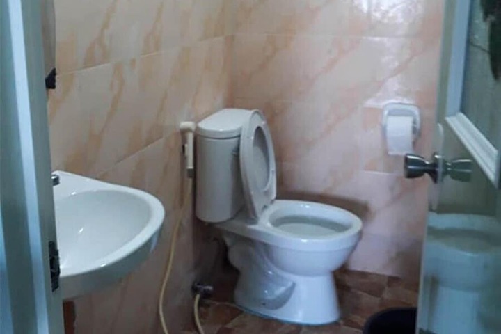 Room 15 of 22