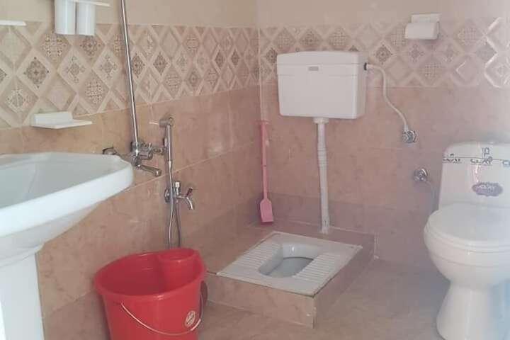 Room 20 of 33