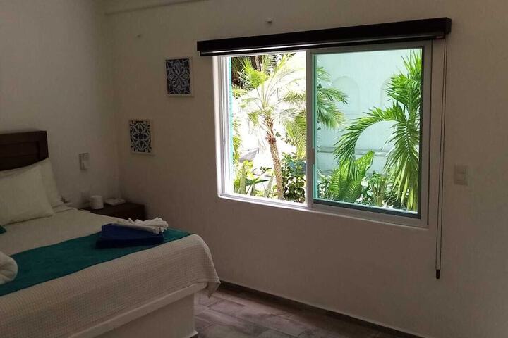 Room 4 of 9
