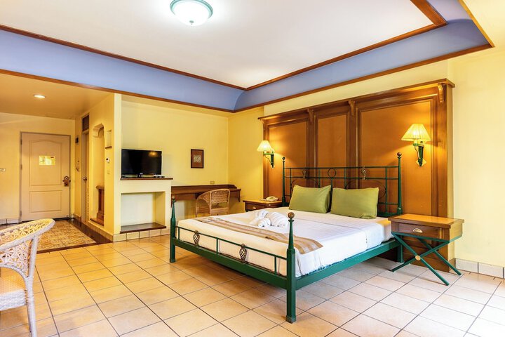 Room 27 of 103