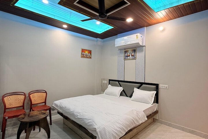 Room 21 of 33