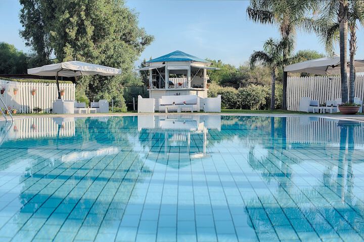 Pools & Facilities