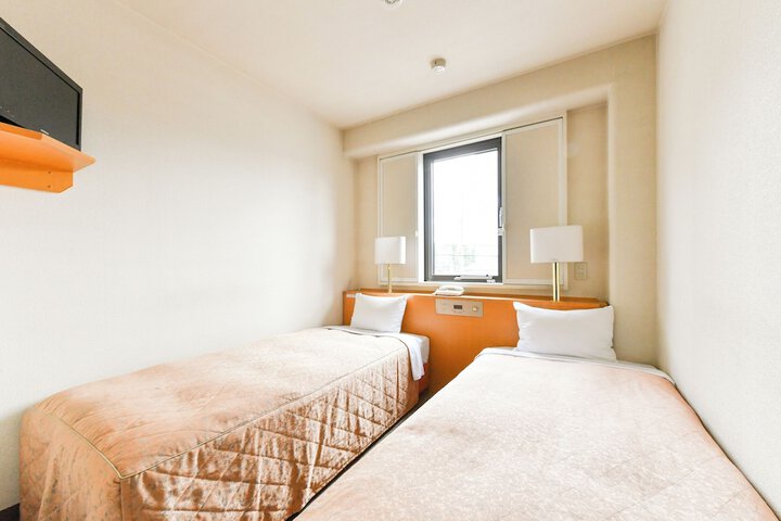Room 9 of 24