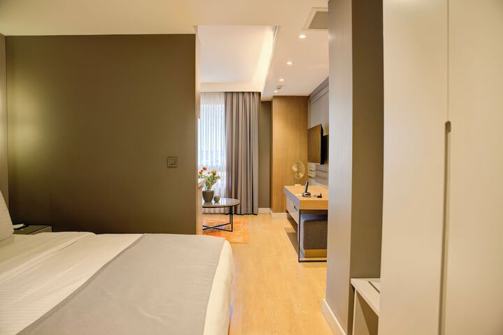 Room 13 of 34