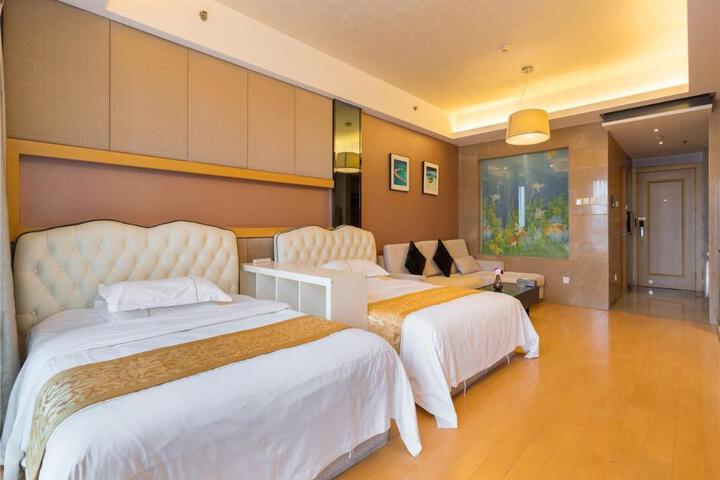 Room 114 of 119