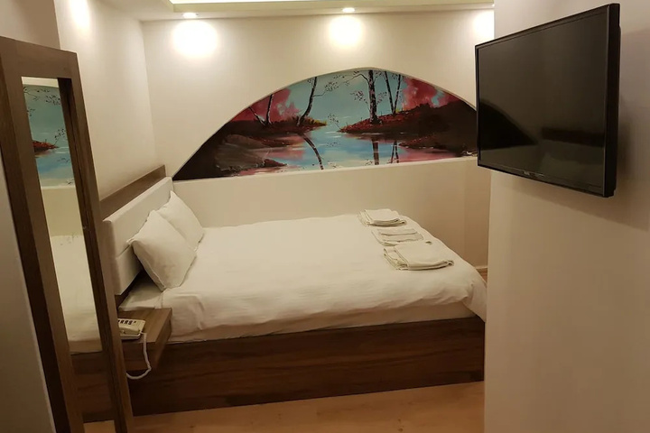 Room 2 of 21