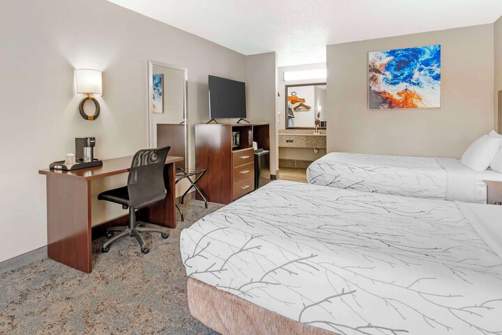 2 Double Beds - Wireless High Speed Microfridge Coffee Maker Iron Hair Full Breakfast (6 of 14)