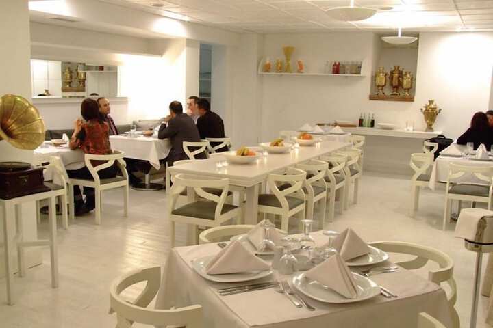 Dining 48 of 63