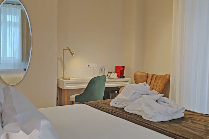 Room 13 of 50