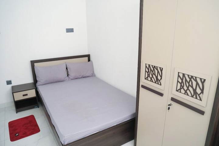 Room 8 of 18