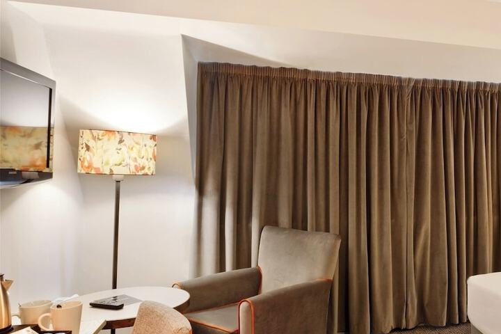 Room 19 of 42