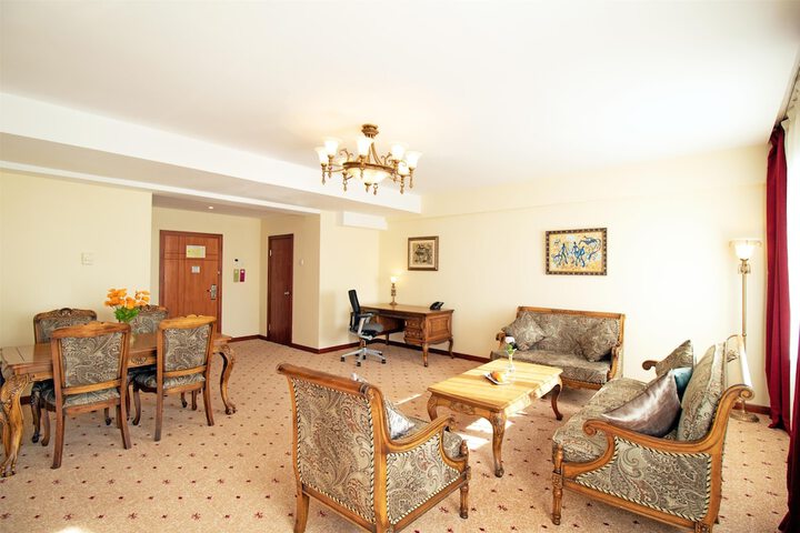 Room 65 of 325