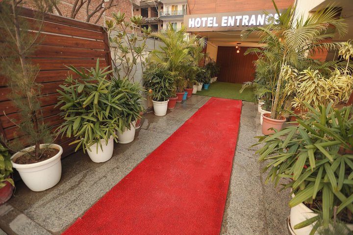 Hotel 72 of 77