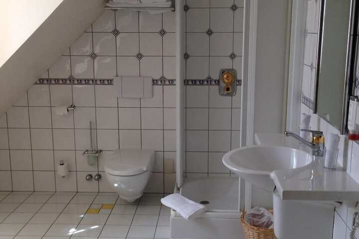 Room 13 of 49