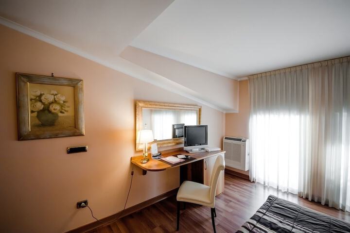 Room 35 of 152
