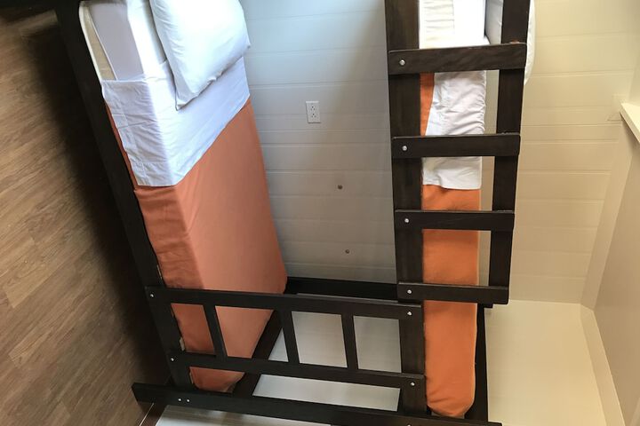 Room 4 of 20
