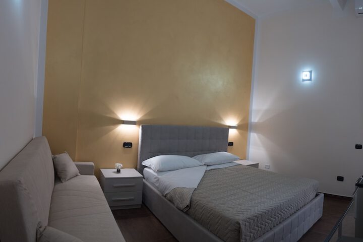 Room 14 of 25