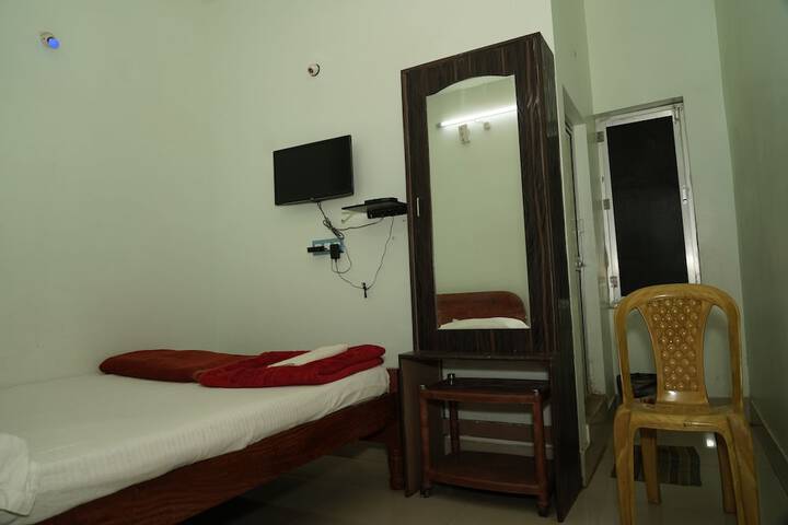 Room 14 of 94