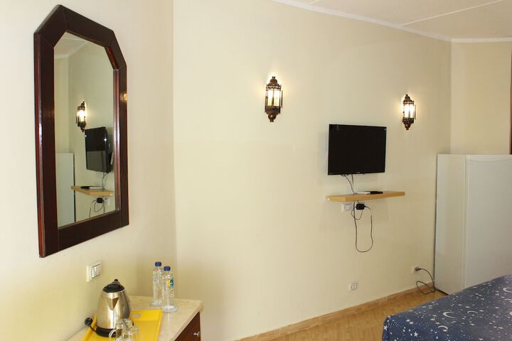 Room 9 of 70