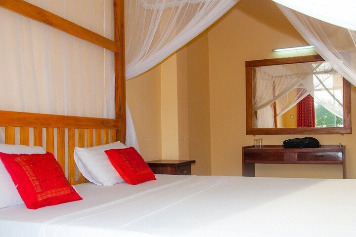 Room 2 of 31