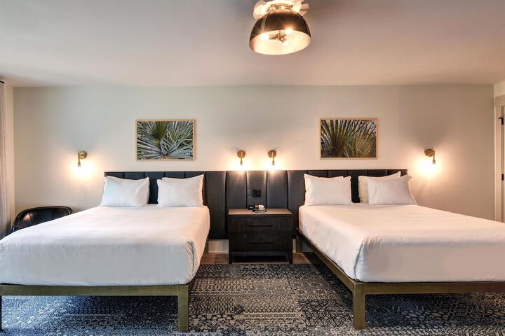 Room 46 of 220