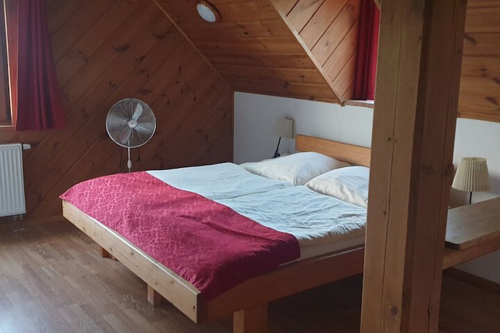 Room 3 of 60