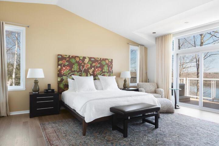Luxury King Bed (1 of 67)
