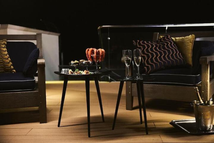 Lounge 58 of 91
