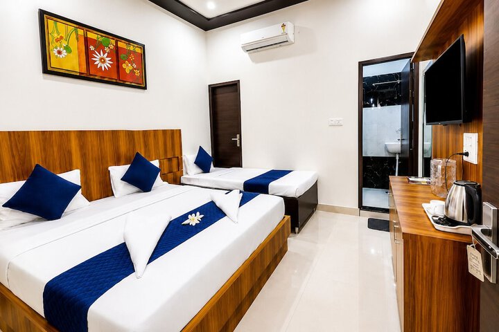 Hotel R K Residency Near Bihariji Mandir