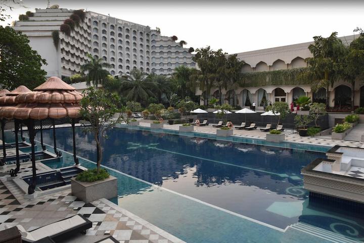 Pool Hotel