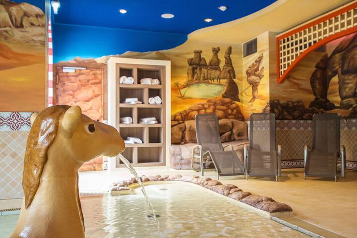 Hotel Pool
