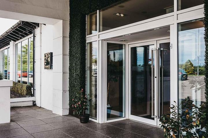 Hotel 43 of 44