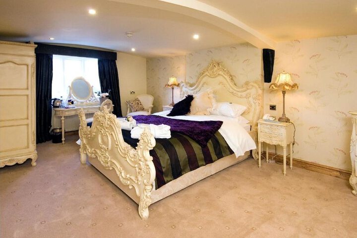 Room 26 of 61