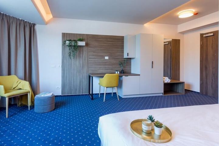 Room 7 of 21