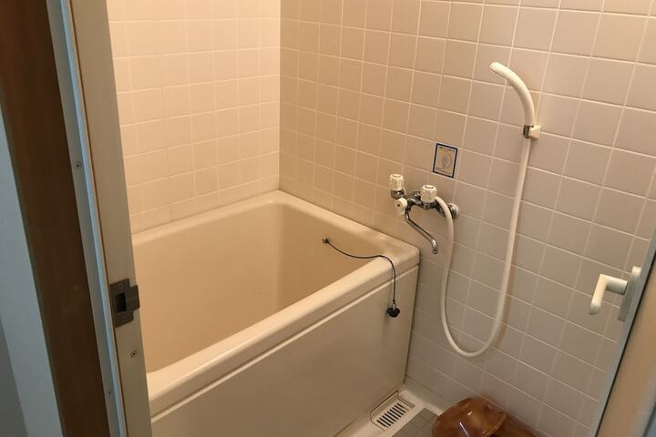 Room 26 of 102