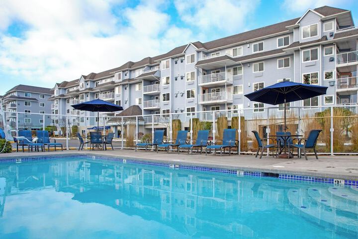 Pools & Facilities