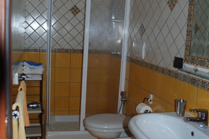 Room 26 of 32