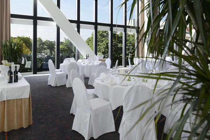 Ballroom/Hall 58 of 83