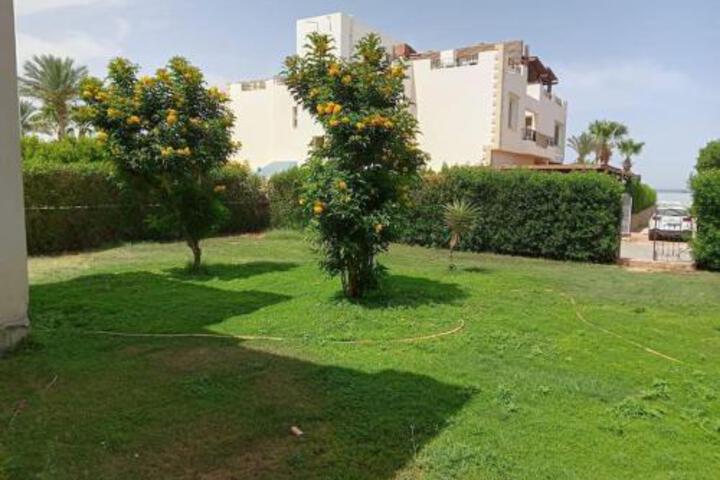 SS 1771 five bedroom villa in Oyoun Amwaj Hotel beach front