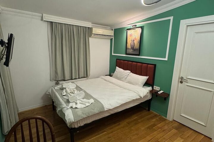 Room 17 of 25