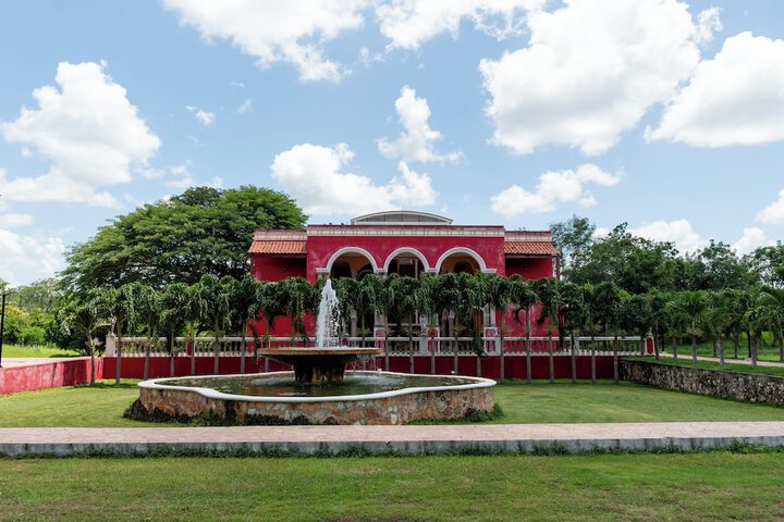Hotel Exterior 96 of 110